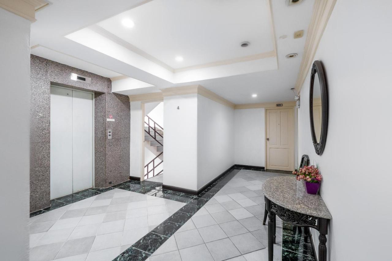 Oyo 1042 Boon'S Residence 曼谷 外观 照片