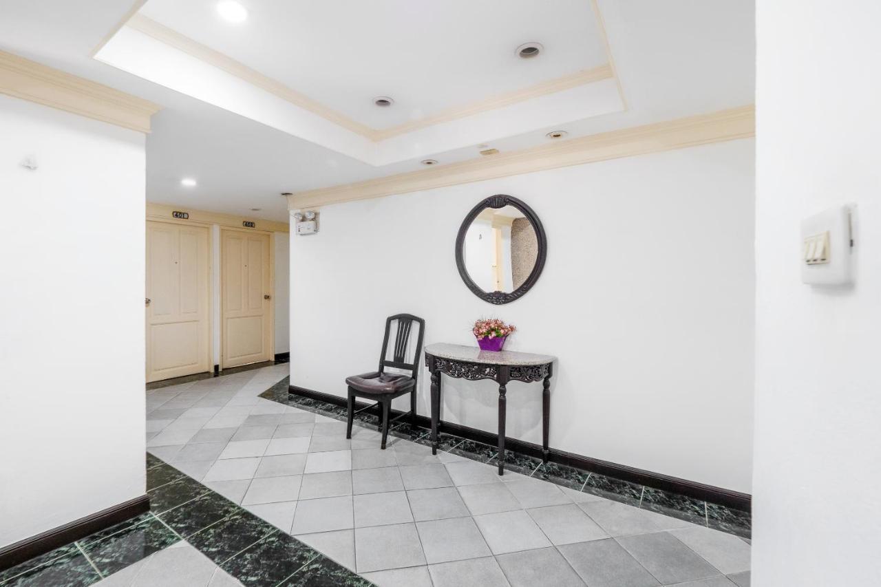 Oyo 1042 Boon'S Residence 曼谷 外观 照片