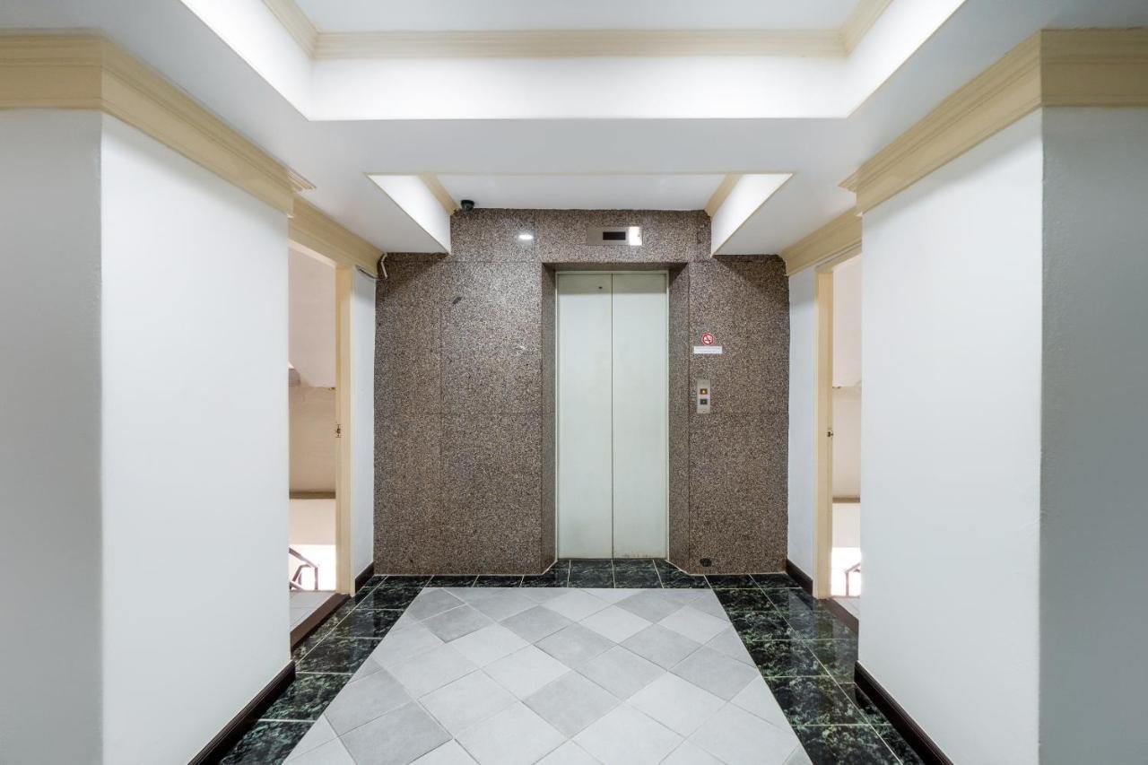 Oyo 1042 Boon'S Residence 曼谷 外观 照片